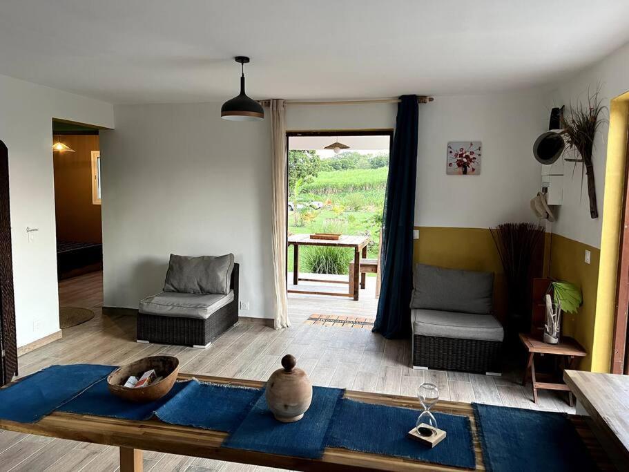 Jolie Petite Maison A La Campagne Le Moule Bagian luar foto