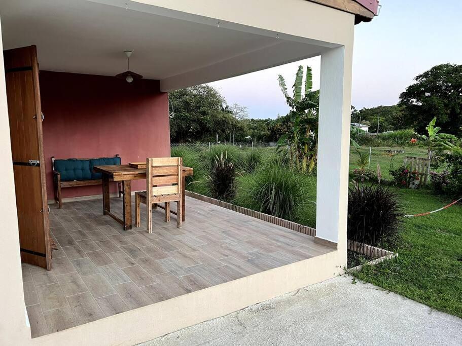 Jolie Petite Maison A La Campagne Le Moule Bagian luar foto