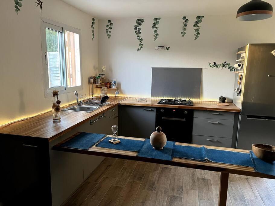 Jolie Petite Maison A La Campagne Le Moule Bagian luar foto